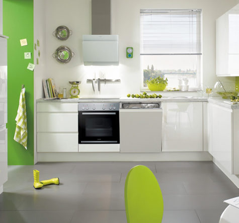 pura 823 white high gloss modern kitchen 738x520crop 475x443 1 1